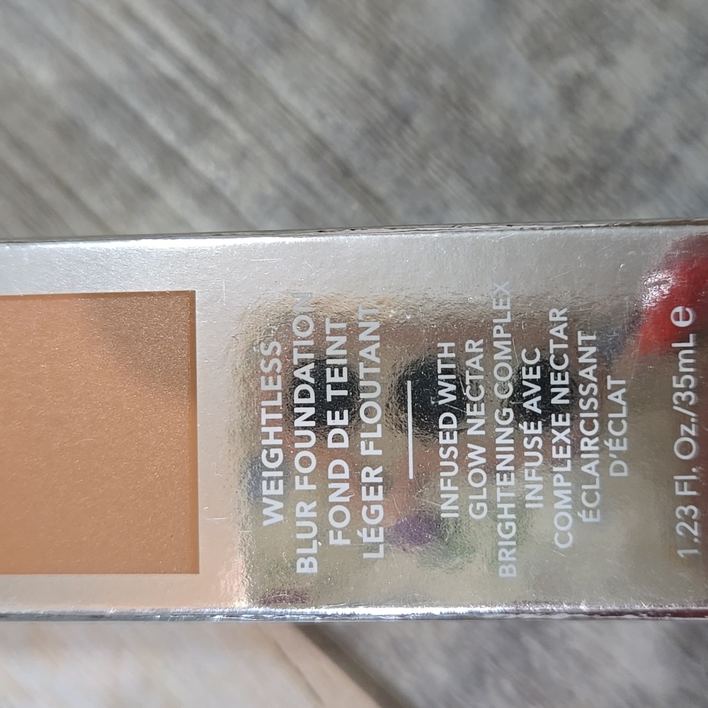 BECCA Skin Love Weightless Blur Foundation Collection NIB various Colors - Picture 3 of 13